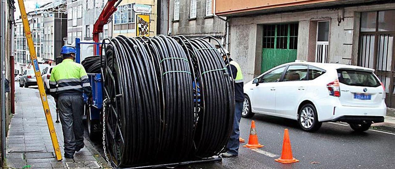 Instalación de fibra óptica de R en el Deza.