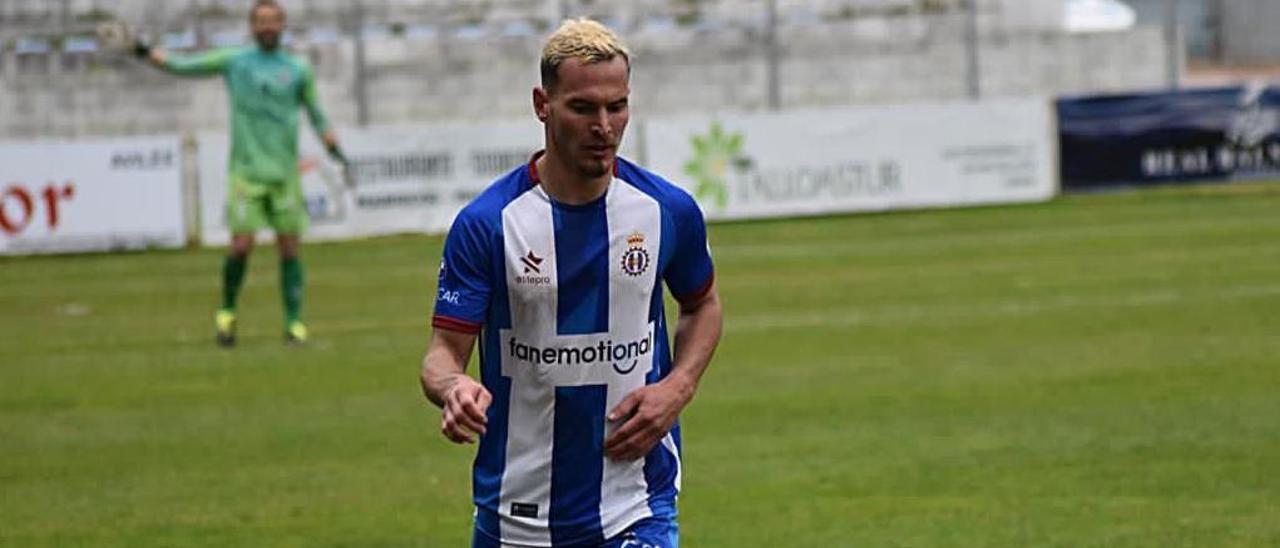 Pato Álvarez, jugador del Real Avilés