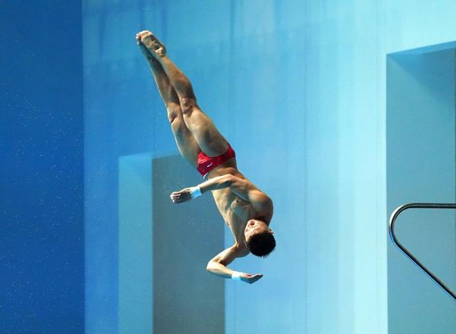 Jian Yang de china durante la final de salto plataforma 10m del Mundial FINA de Natación disputado en Gwangju, Corea del Sur
