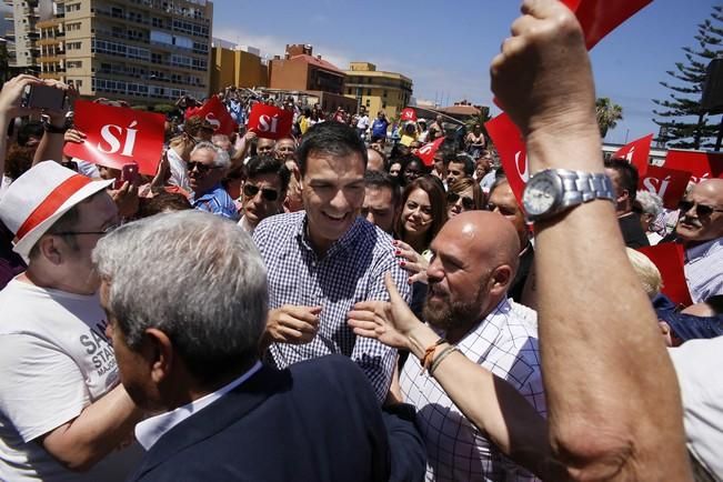 Delia Padrón Acto de los candidatos del PSOE al congreso y senado con la participación del candidato a la presidencia del gobierno Pedro Sánchez. , puerto de la cruz