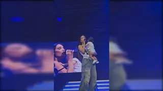 India Martínez calma y duerme a un bebe con su voz en pleno concierto: "Te juro que esto nunca me había pasado"