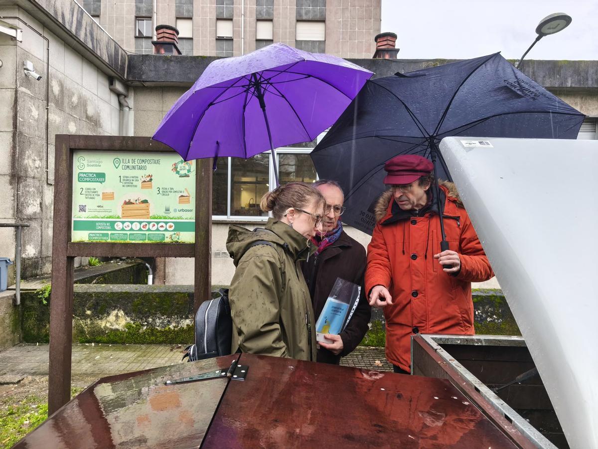 Xesús Domínguez, derecha, en su visita al centro educativo