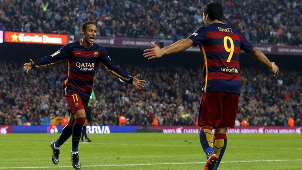 marcoslbarcelona s luis suarez  r  and neymar celebrate a151116113343