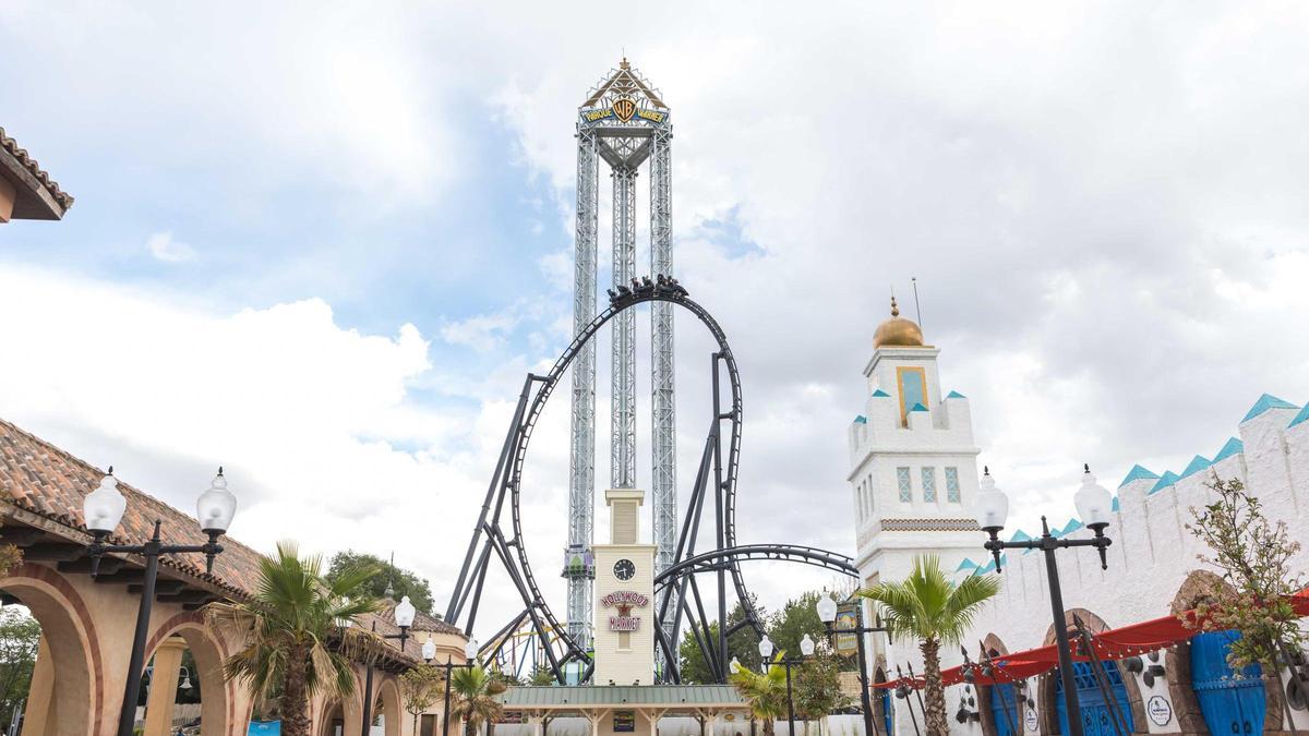 Escápate al Parque Warner de Madrid este puente de mayo