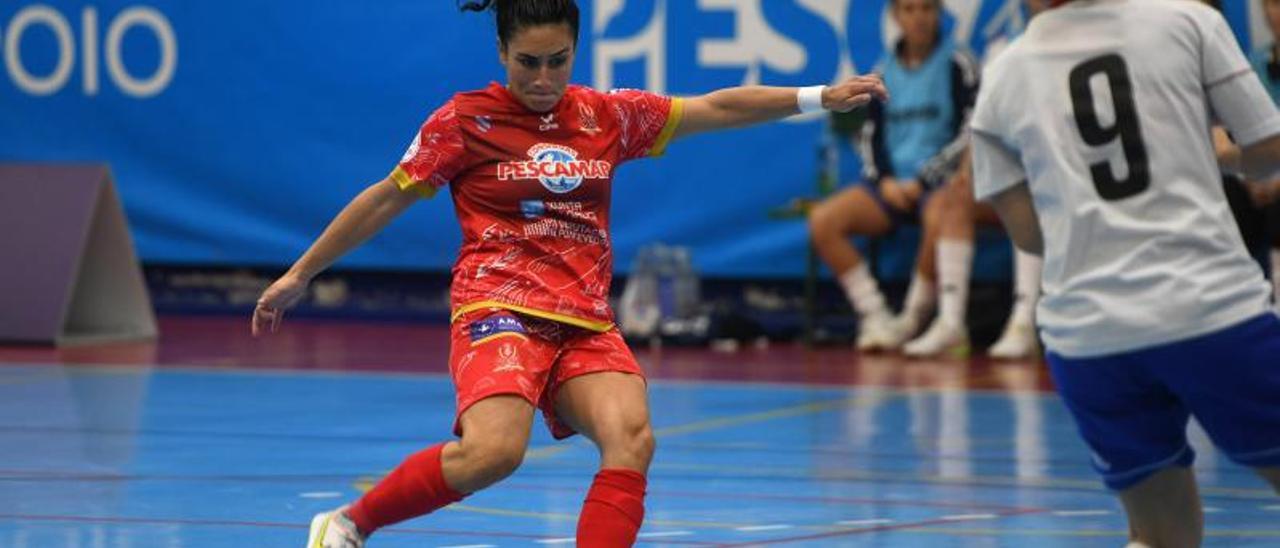 Marta Peñalver, jugadora del partido con tres goles.
