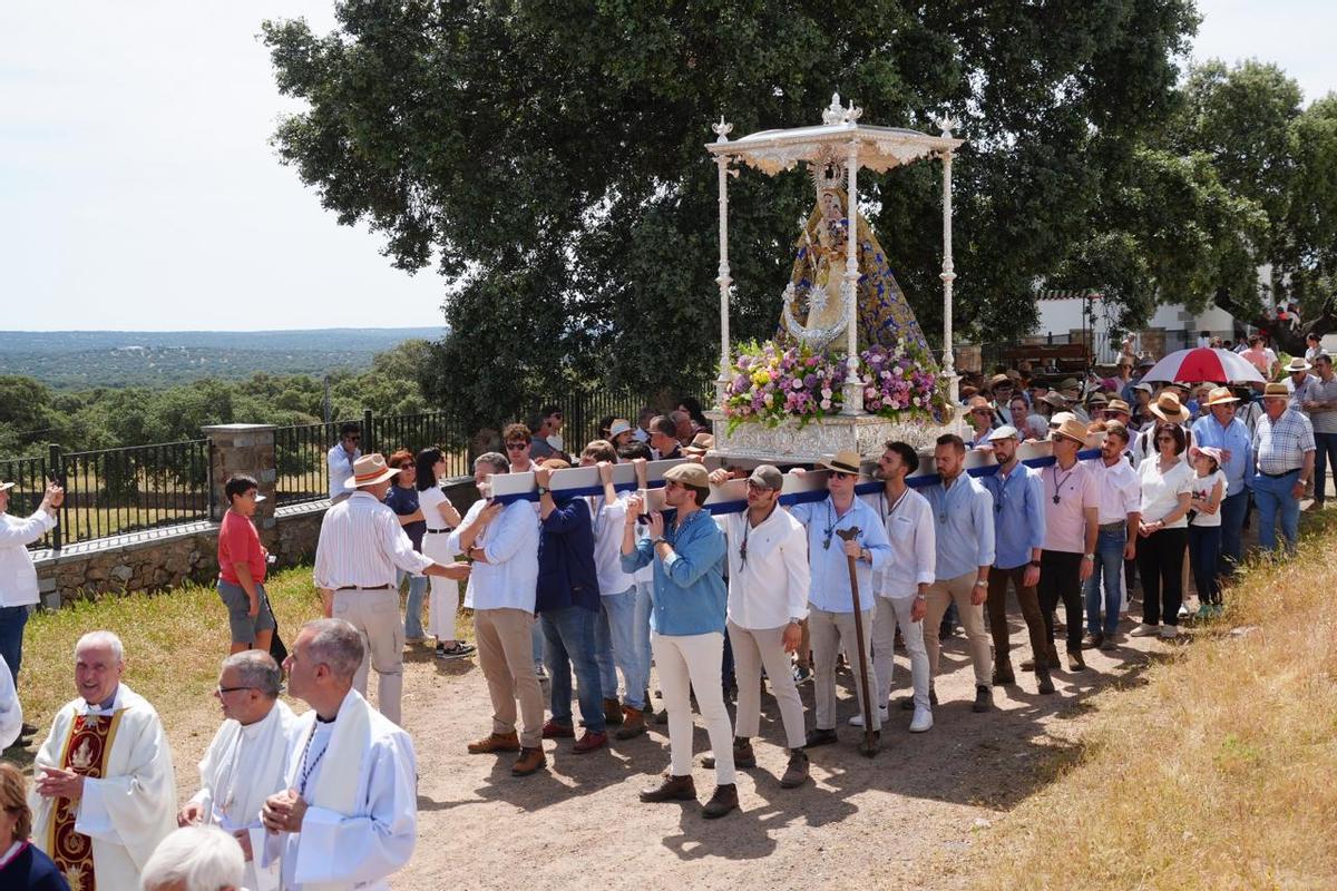Villanueva de Córdoba recibe a la Virgen de Luna