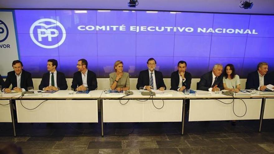 El Gobierno y el PP mantienen su silencio ante la dimisión