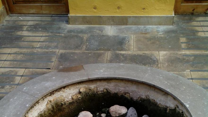 Abandono de la fuente de la biblioteca Casa de la Reina