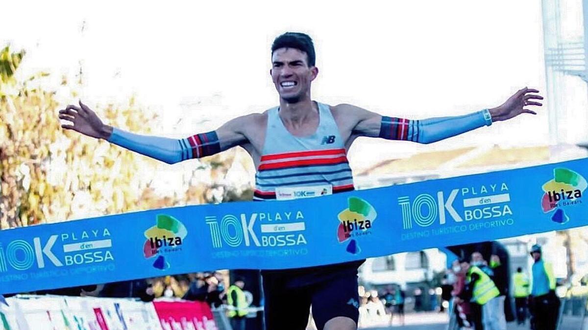 Adel Mechaal a dos segundos del récord de España en los 10K Platja d’en Bossa