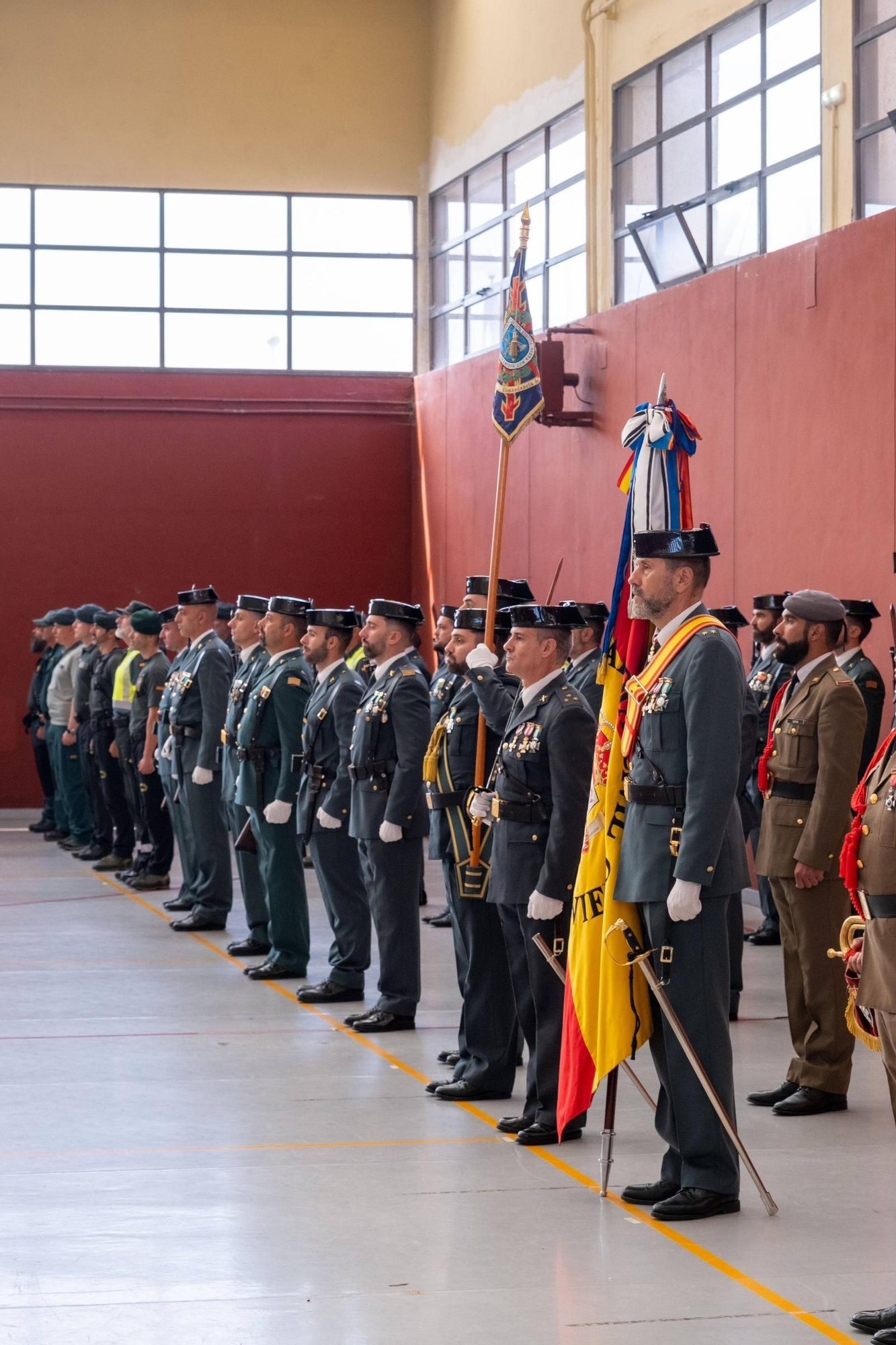 EN IMÁGENES: Así fueron los actos en Oviedo del 179 aniversario de la Guardia Civil