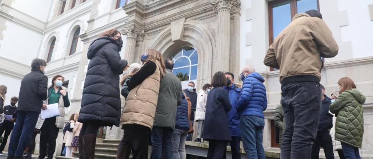 Empleados públicos en la sede central de la Xunta. |   // XOÁN ÁLVAREZ