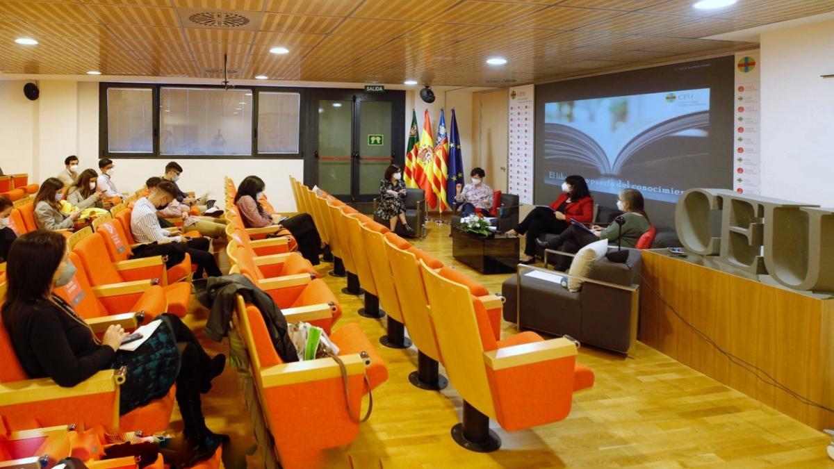 Algunas de las expertas que han participado en este interesante encuentro organizado por el CEU