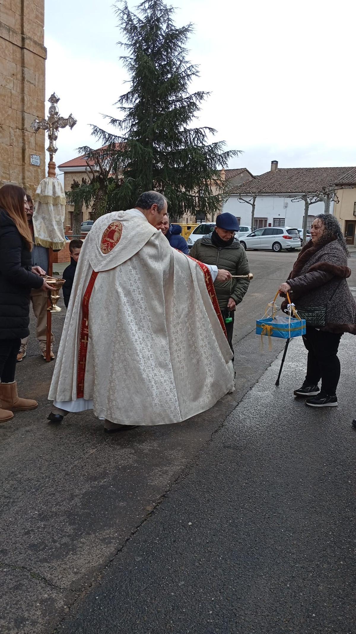 Procesión y bendición de animales en Moraleja del Vino