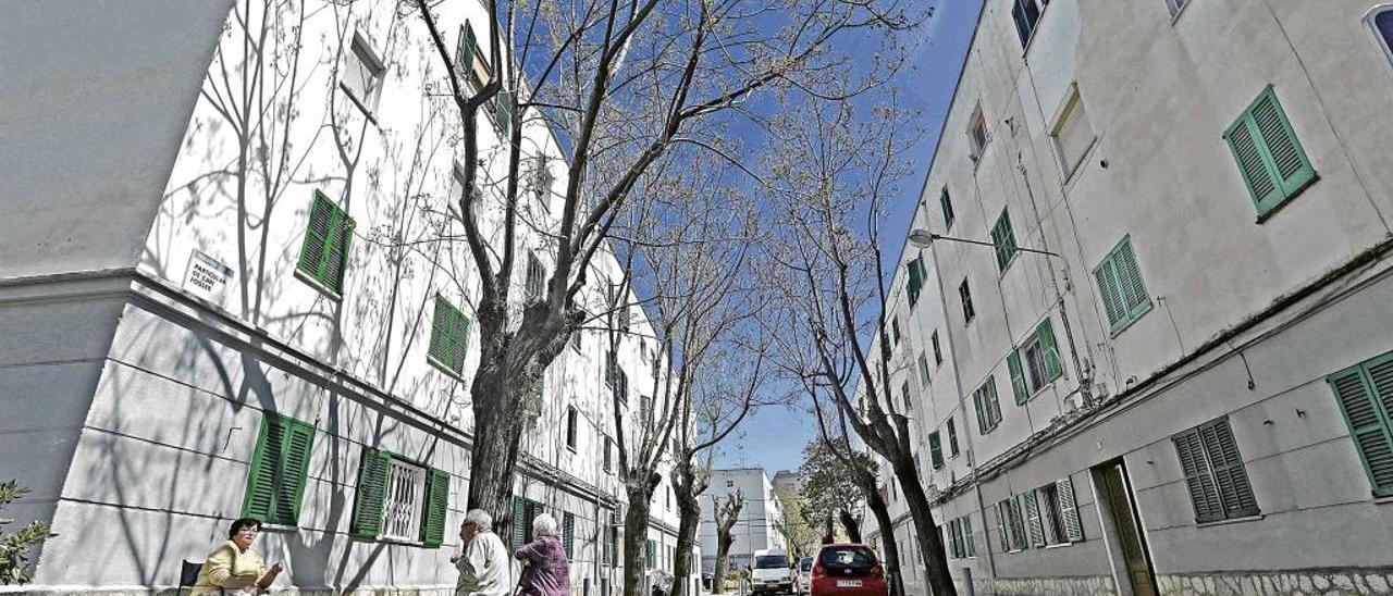 En quince años solo se ha conseguido derribar un edificio de los 26 existentes y rehabilitar otro.