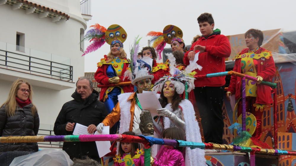 Pregó de Carnaval i el canvi d’atributs dels Reis Carnestoltes a Platja d''Aro