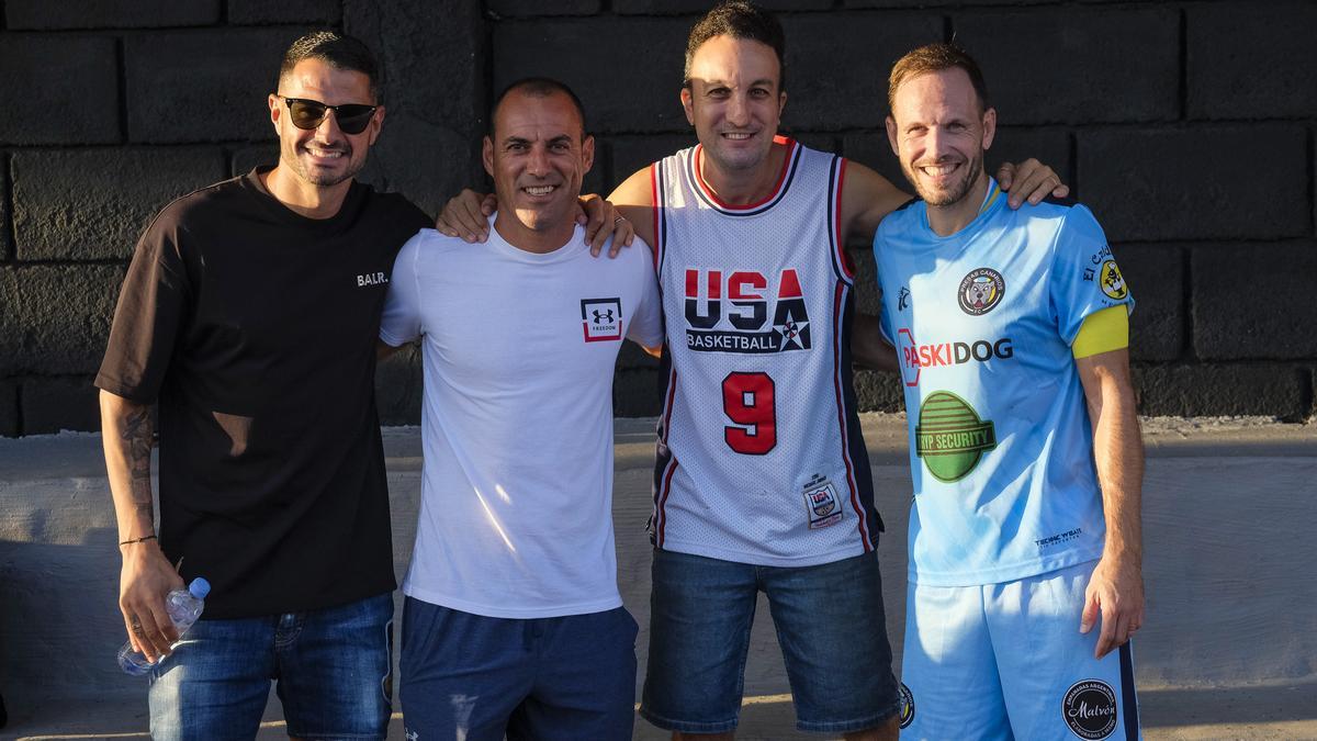 Vitolo, en la Managers League, con Jonathan Sesma,  Baby Solano y Dani Castellano.