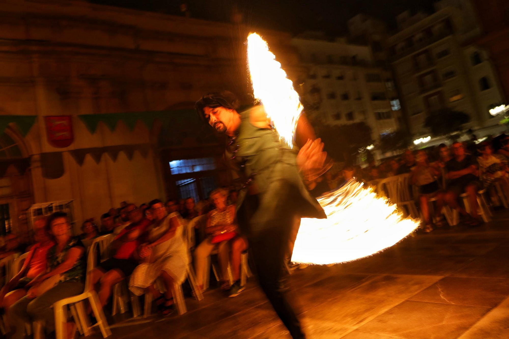 Jaume I ‘refunda’ la ciudad en un espectáculo de tradición
