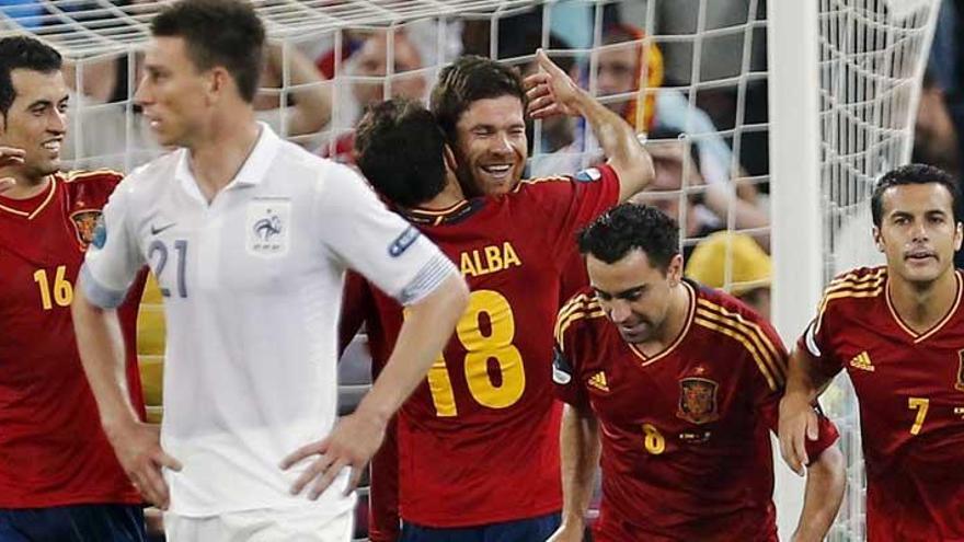 España celebra su segundo gol ante Francia.