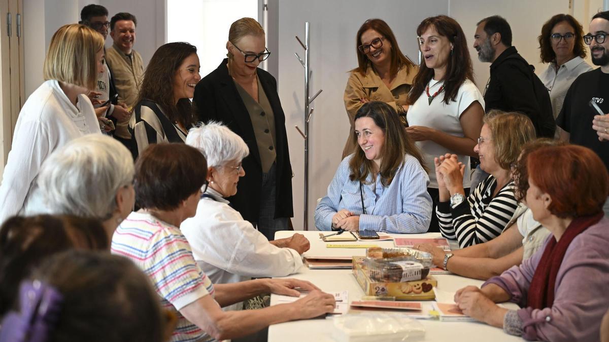 La biblioteca de la Sagrada Familia estrena la sala polivalente A Eira, un nuevo espacio cultural en A Coruña