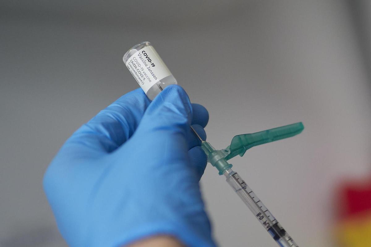 Els experts de Sanitat proposen una dosi de reforç a tots els vacunats amb Janssen