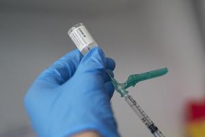 Els experts de Sanitat proposen una dosi de reforç a tots els vacunats amb Janssen