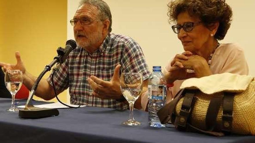 José Ángel Giménez y Carmen Julve, ayer en Vigo. // R. Grobas