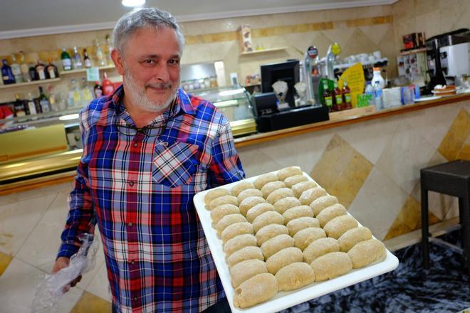 FOTOS | Así es la cafetería Avante del barrio del Vivero en Palma, donde reparten croquetones y cariño