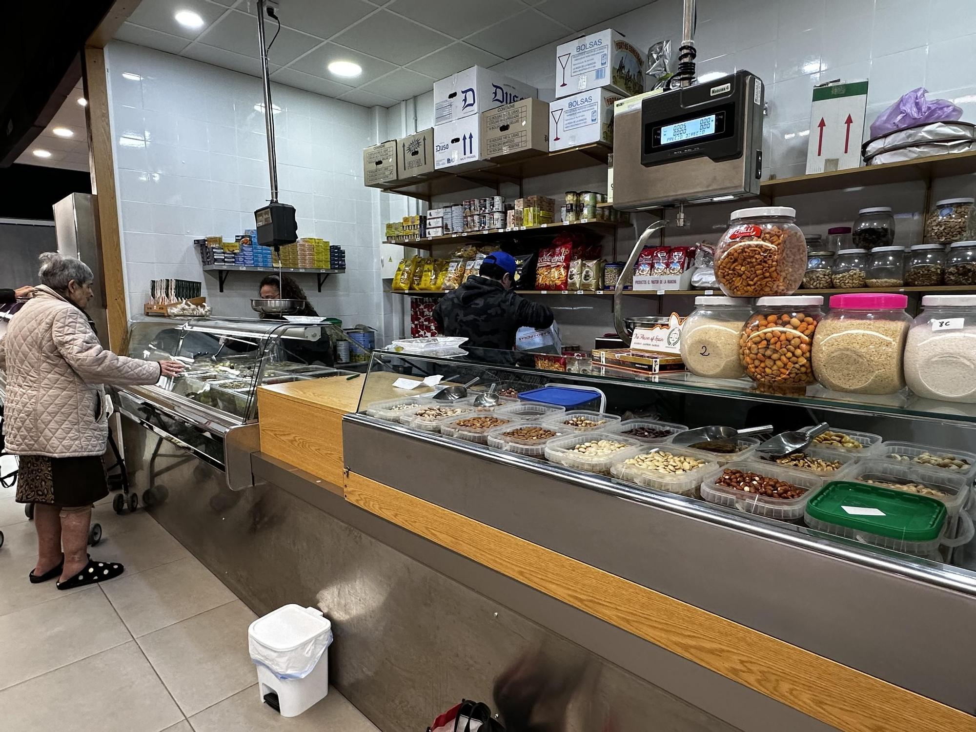 Un concurso público para explotar la cafetería del mercado de Canals durante ocho años