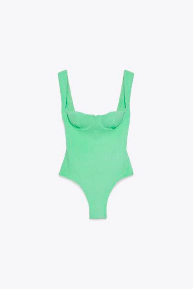 Bañador verde de Zara (precio: 22,95 euros)