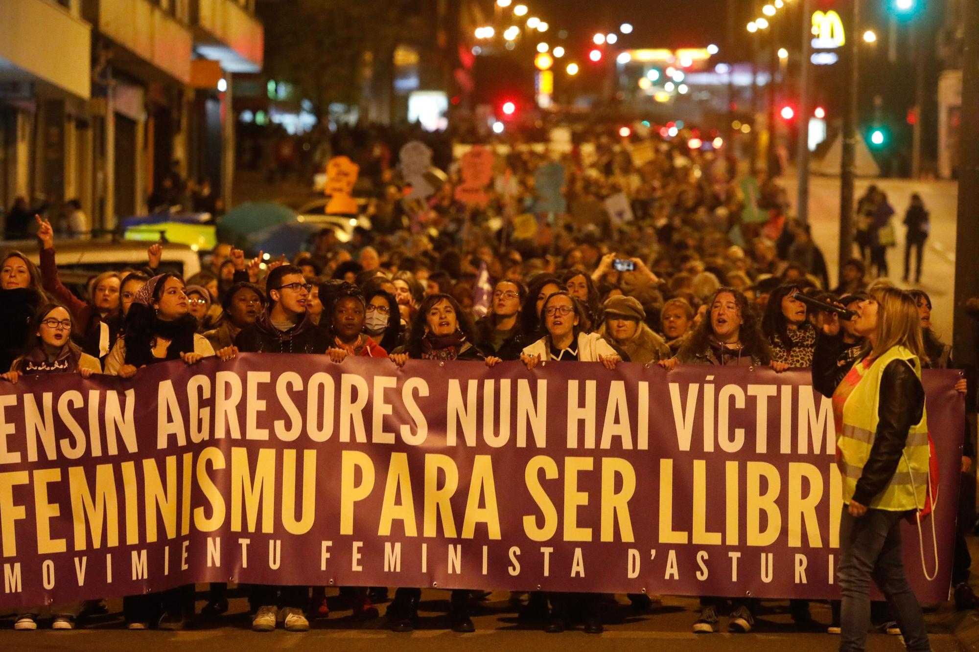 Manifestación en Avilés por el 25N