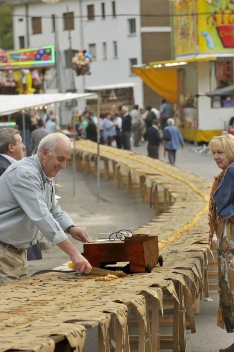 La tosta más grande del mundo en las fiestas de La Probe, Morcín