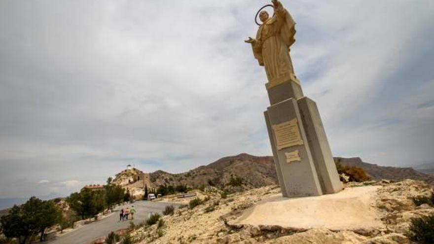 Seis misas para San Pascual en su día grande