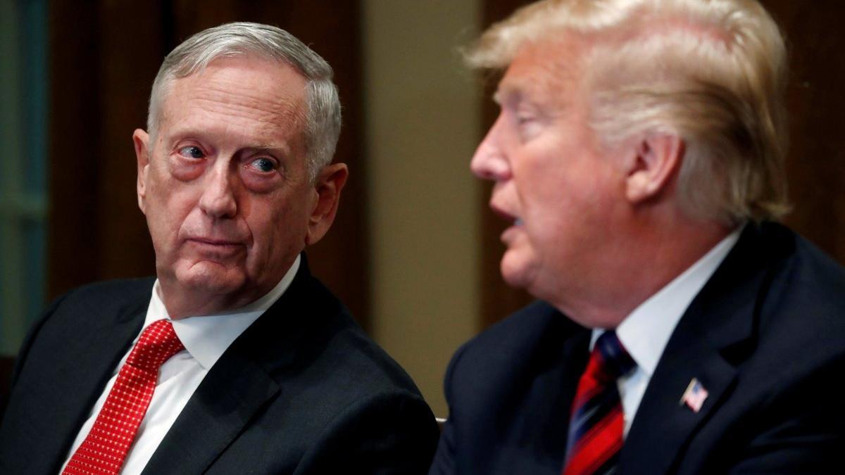 El secretario de Defensa, James Mattis, junto al presidente de EEUU, Donald Trump.