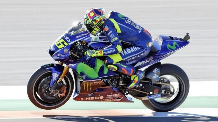 Rossi, Viñales y Zarco provocan el caos en Yamaha