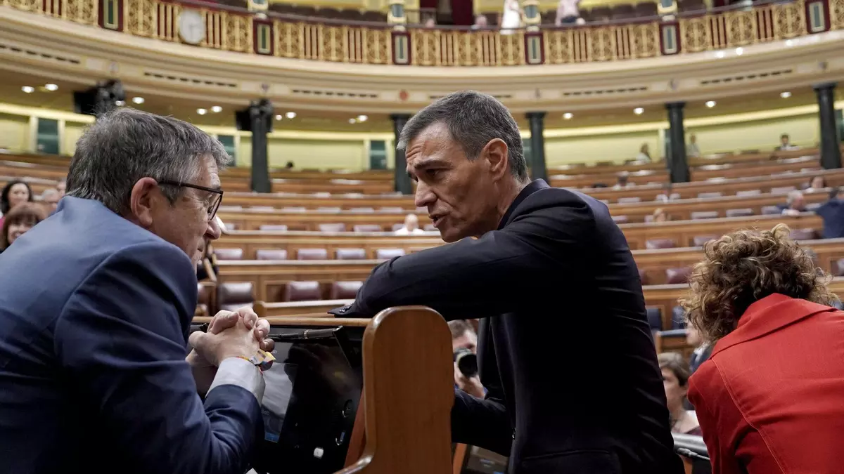 El Gobierno considera “superada de largo” la prueba de fuego de Sánchez en el Congreso: “El enemigo también ayuda”