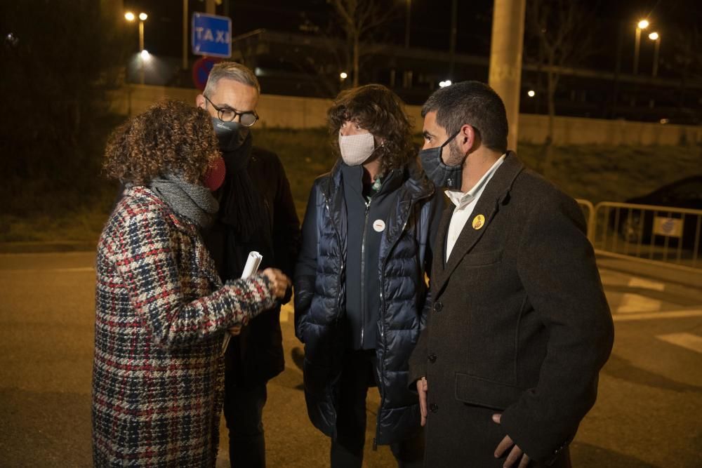 Dolors Bassa en el moment de tornar entrar a la presó