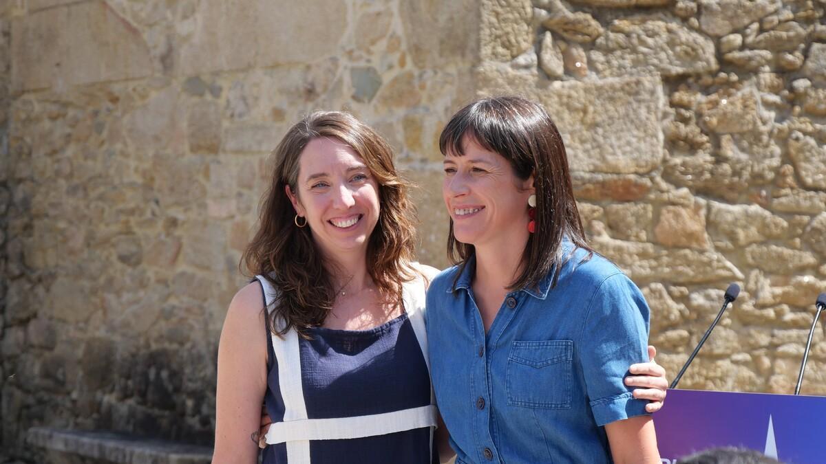 A candidata do BNG de Ames, Escarlata Pampín, esquerda, coa líder nacional Ana Pontón