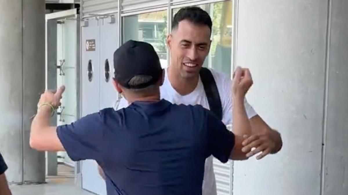 Busquets se reencuentra en Madrid con un viejo conocido y esta es su reacción...