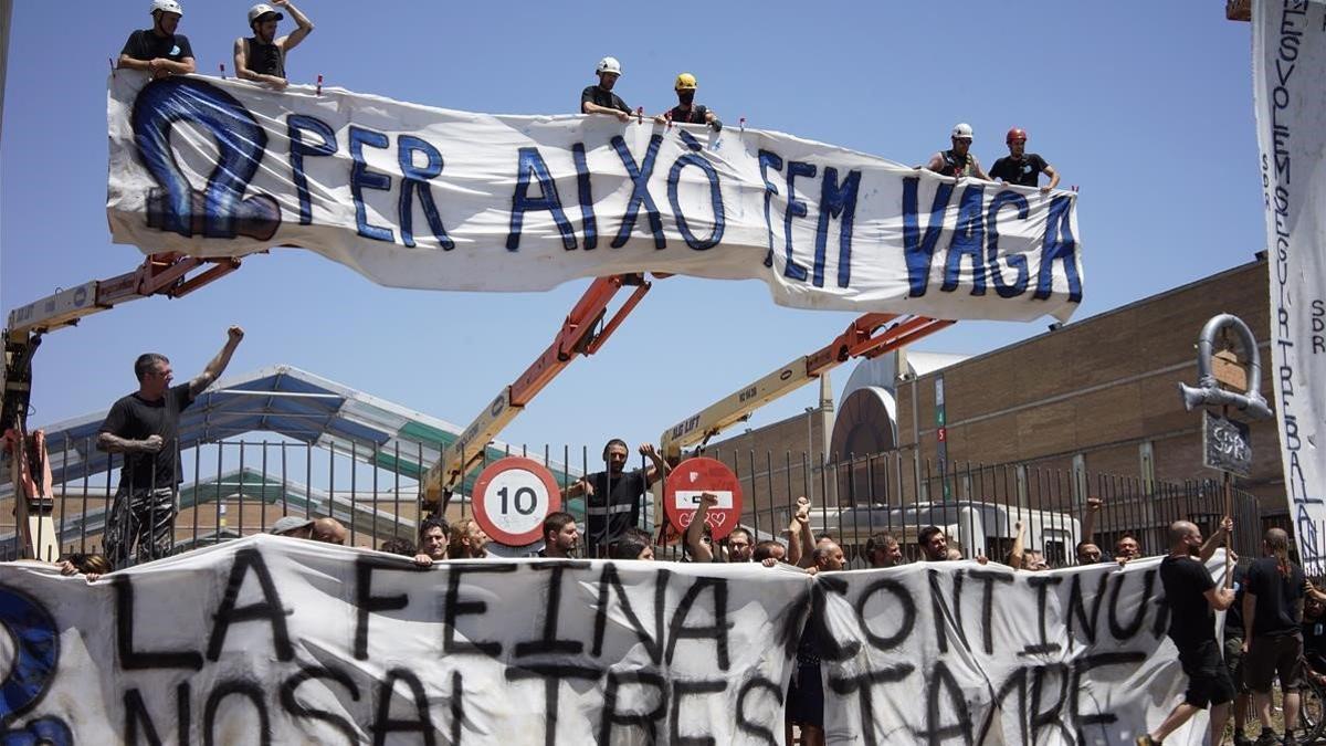 Protesta de los montadores de la Fira de Barcelona.