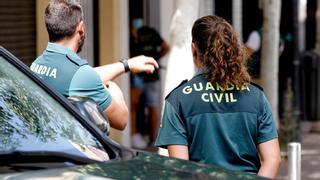 Detenidos dos británicos por vender droga 'puerta a puerta' en un hotel de Sant Antoni
