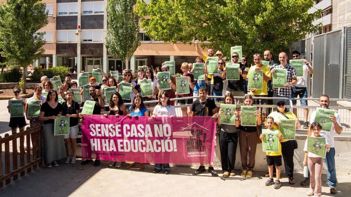Participants en la convocatòria celebrada aquest dijous a la tarda a l'escola Sant Ignasi de Manresa