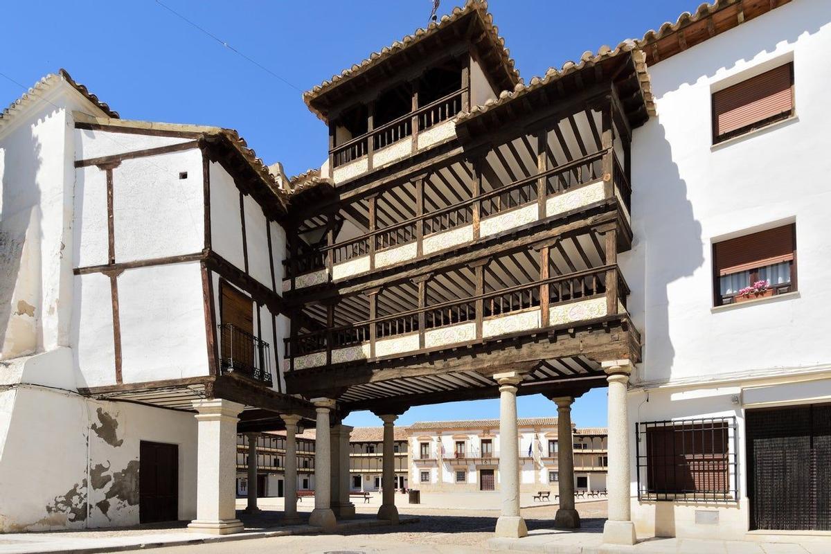 Plaza Mayor, Tembleque, Toledo, 5 destinos low cost