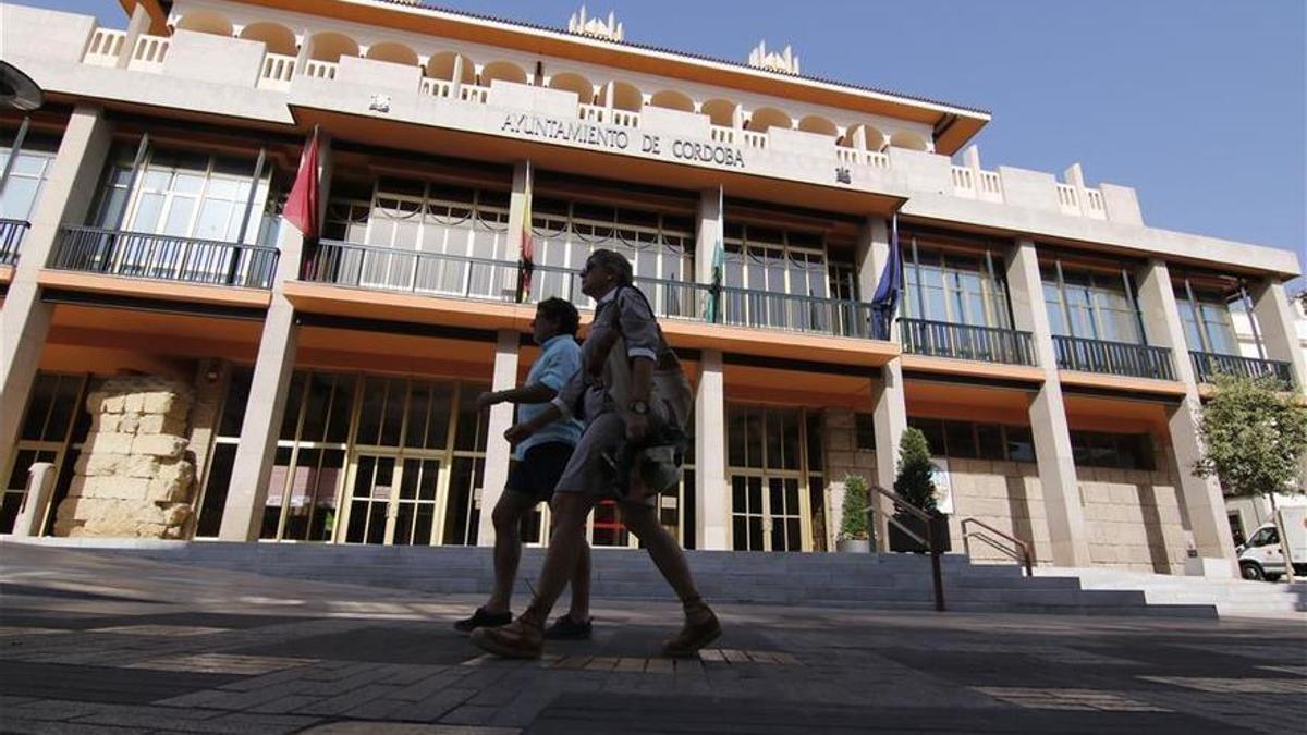 Fachada del edificio del Ayuntamiento de Córdoba en la calle Capitulares.