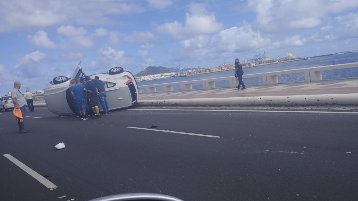 Así ha sido el vuelco de la Avenida Marítima