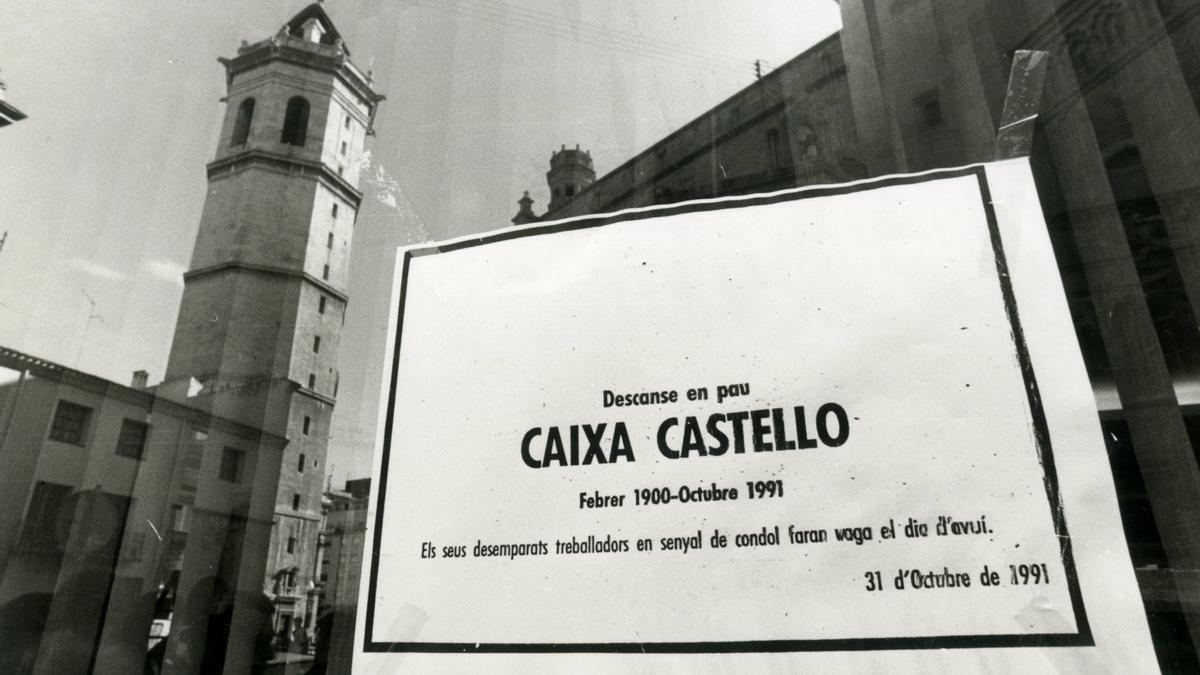 Los empleados protestaron con una huelga cuando la Caja de Ahorros de Castellón se fusionó en 1991 con la de Valencia para crear Bancaja.