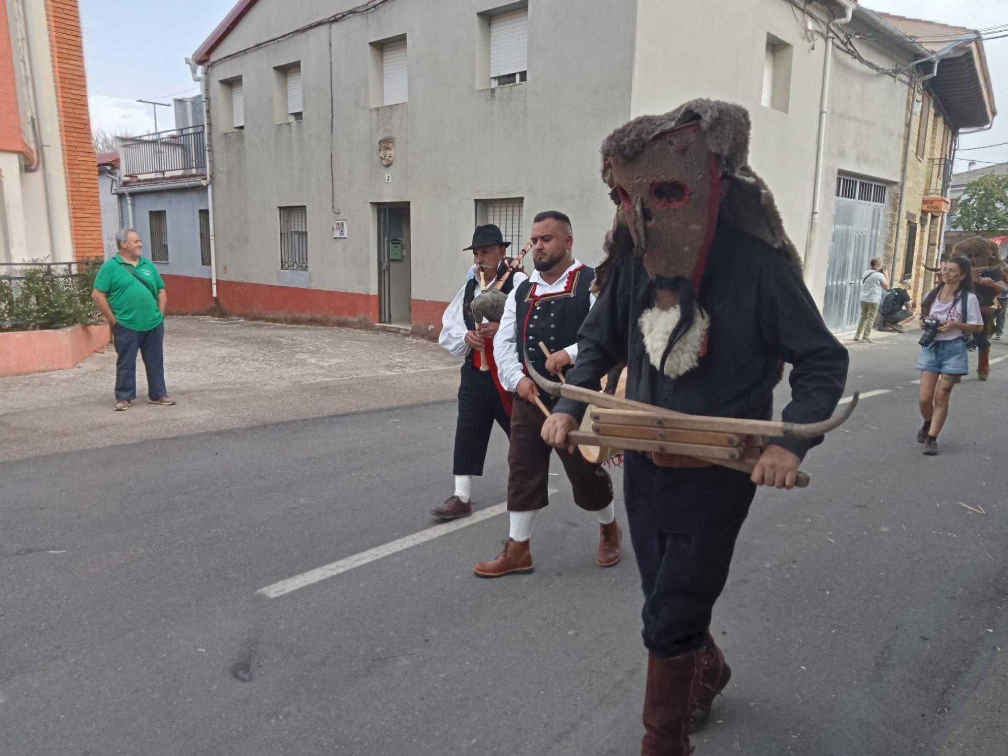 Las mascaradas zamoranas exaltan su autenticidad en Pobladura de Aliste