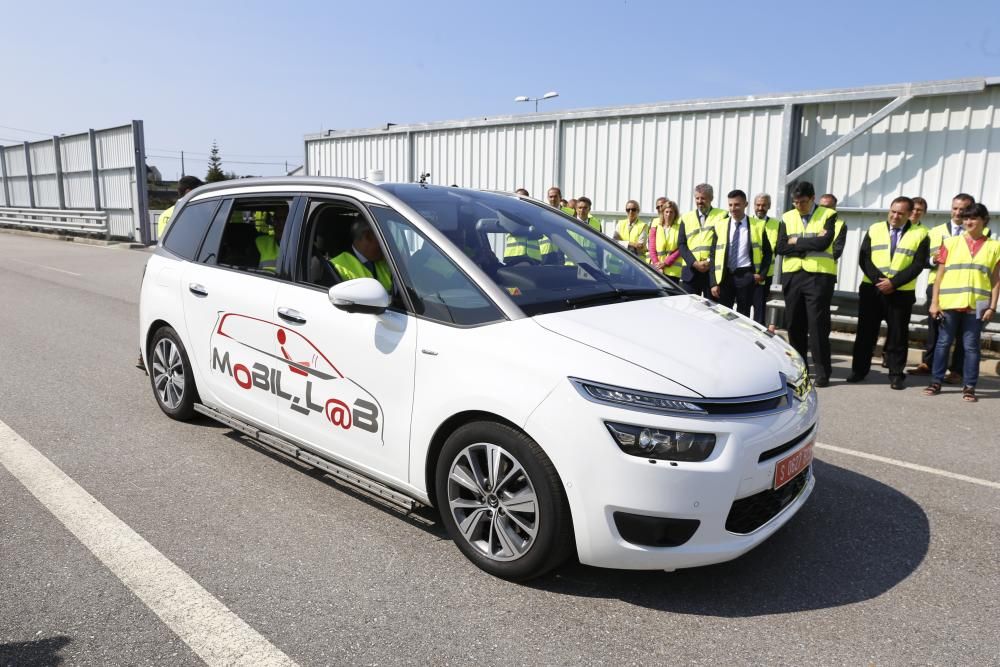 Prueba de un coche autónomo en el CTAG