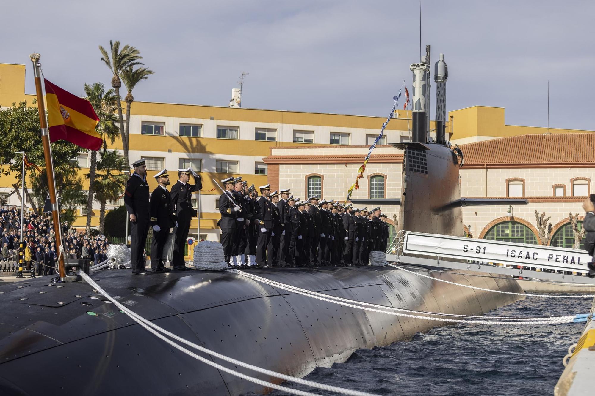 FOTOS: La Armada recibe el submarino S-81 de manos de Navantia
