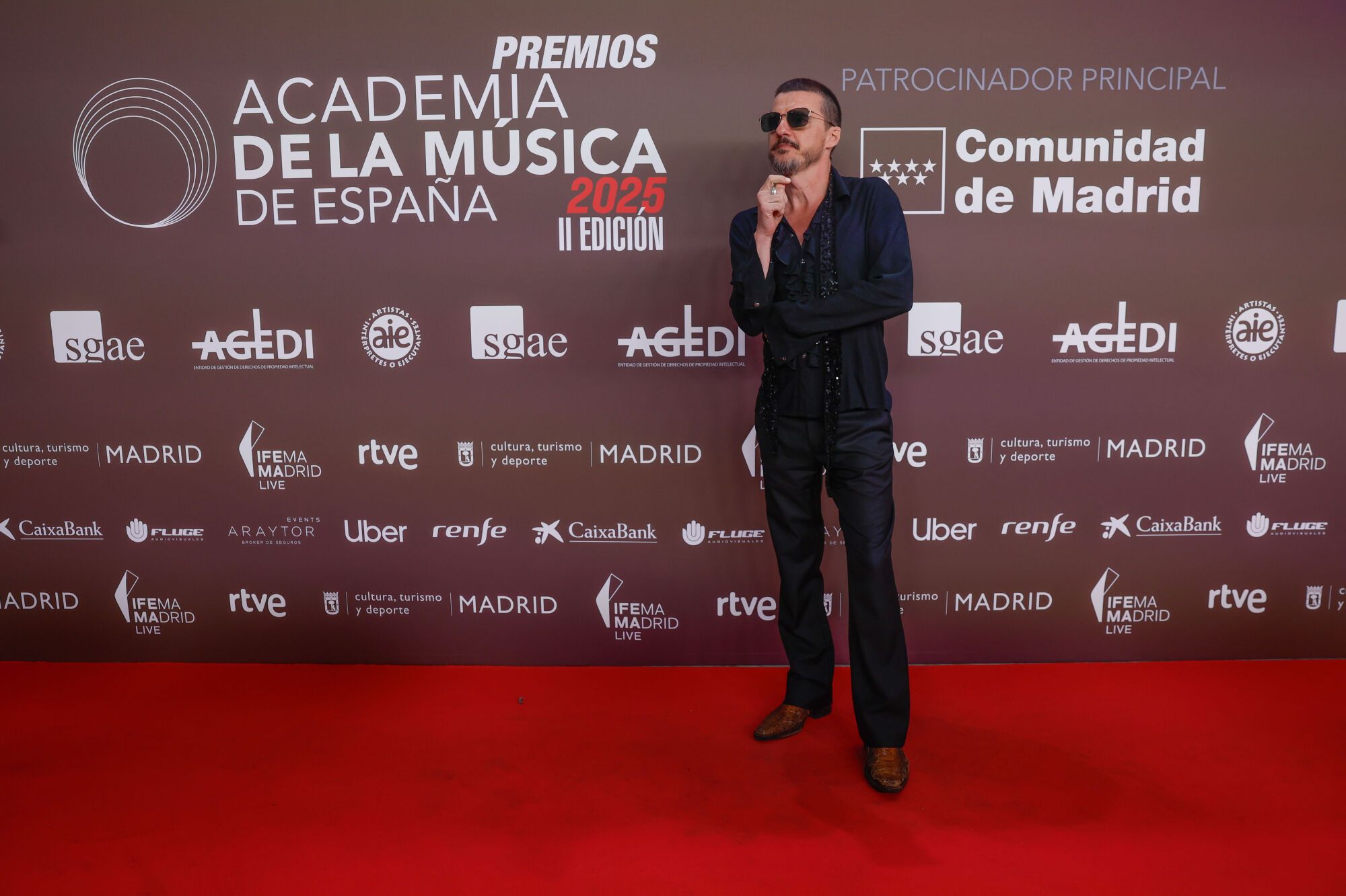 MADRID, 04/06/2025.- El músico y cantante Coque Malla a su llegada a la II Edición de los premios de la Academia de la Música de España este miércoles, en Madrid. EFE/ Juanjo Martín