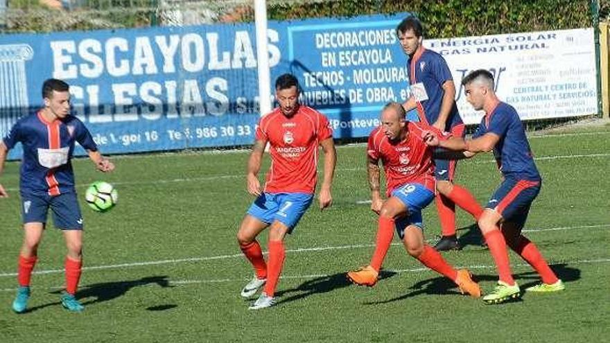 El Beluso ganó 3-0 al Bahía en el campo de Laxes. // G.Núñez